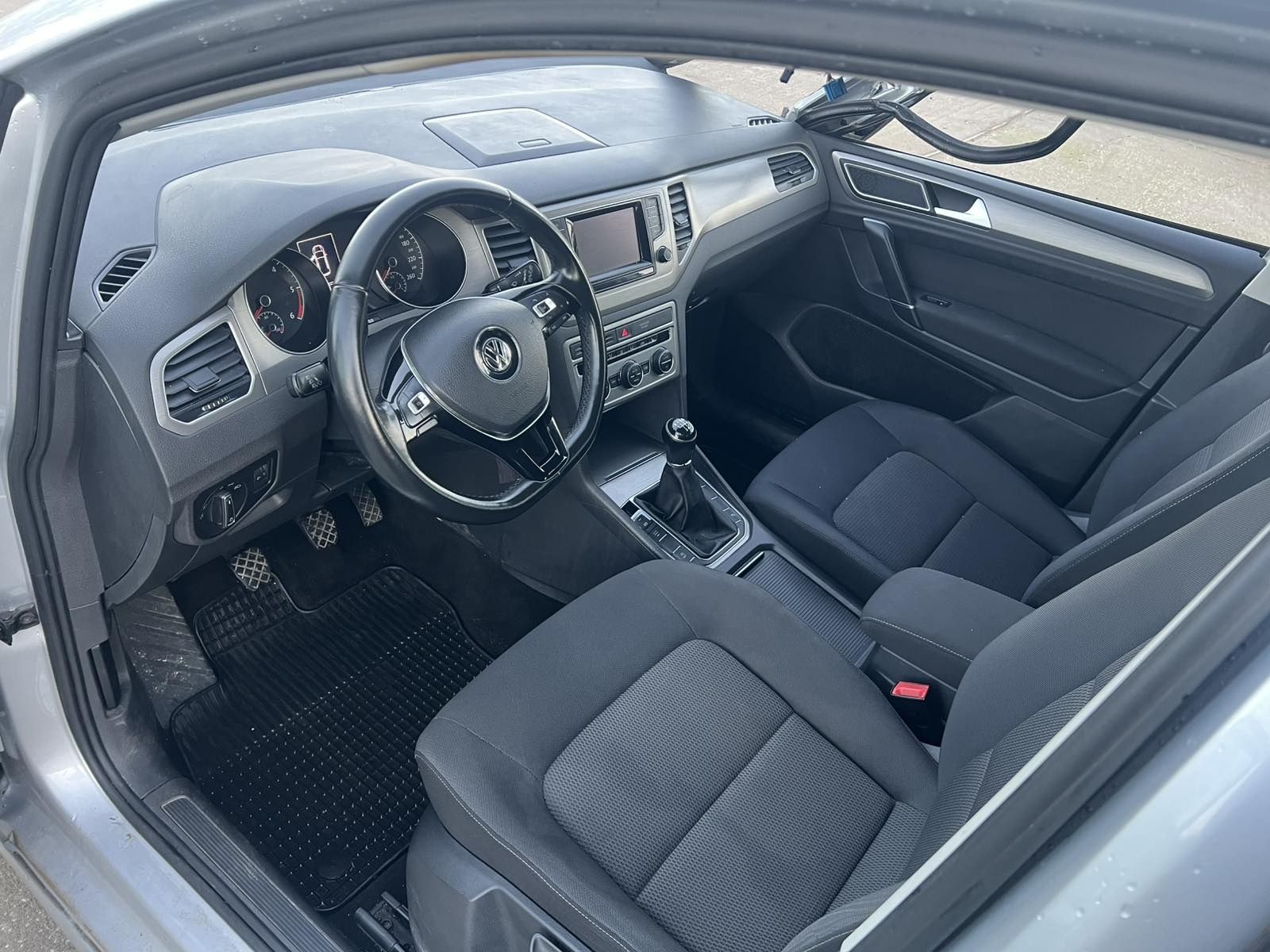 Vw Sportsvan 1.6 TDI 110кс.евро 6 2016г.