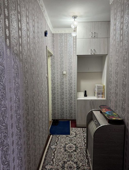 Продажа 1 хона 4 етаж 5 етажл 
Тасикбойов 3 канечка
42 кв
42 кв