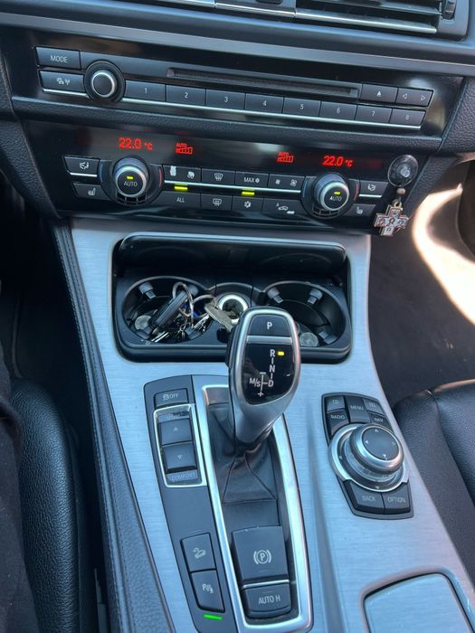 Bmw f11 x drive 2012, 3 butoane