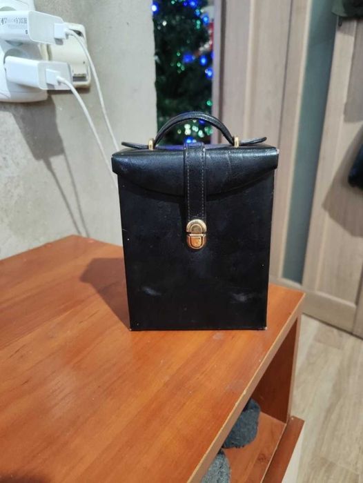 Шкатулка, футляр, кейс для украшений