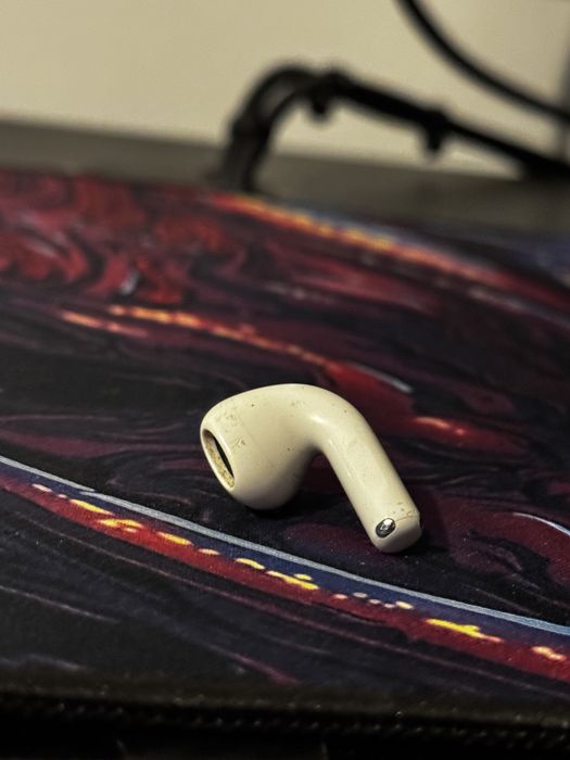 Vand casca stanga (L) pentru Airpods 4