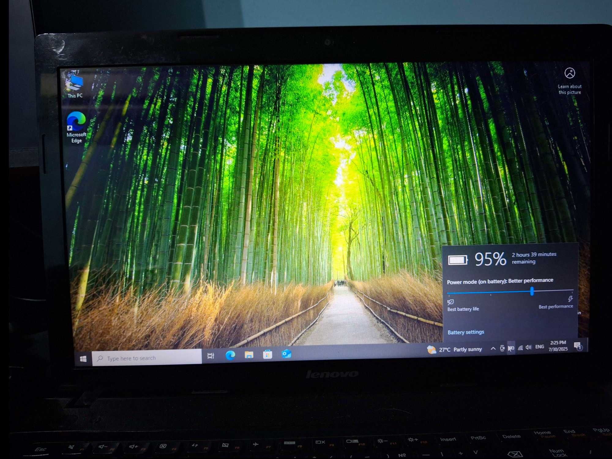 Лаптоп Lenovo G500 (1 терабайт, нов Windows 10, оригинално зарядно)