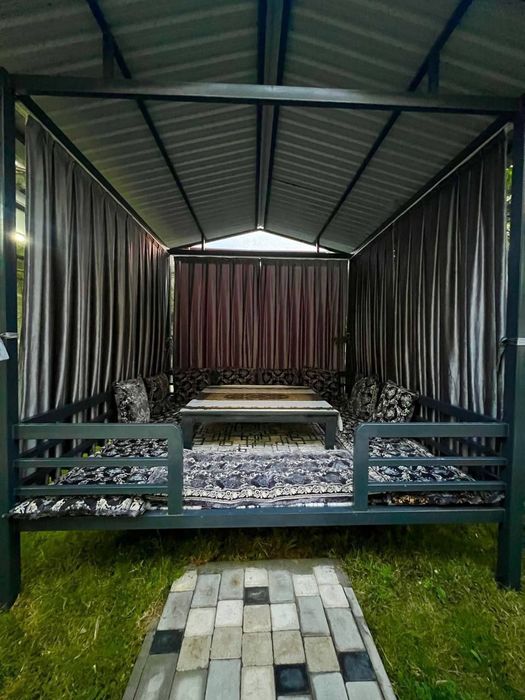 Дача с зимним бассейном и компьютером