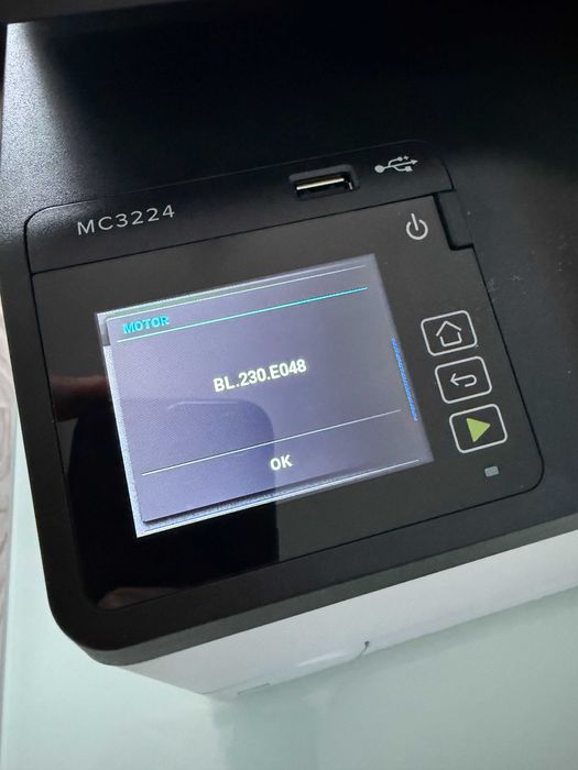 Imprimantă laser color Lexmark MC3224 perfectă pt. birouri și cabinete