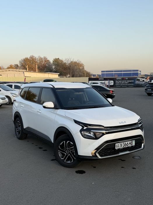 Kia Carens 2024 toza