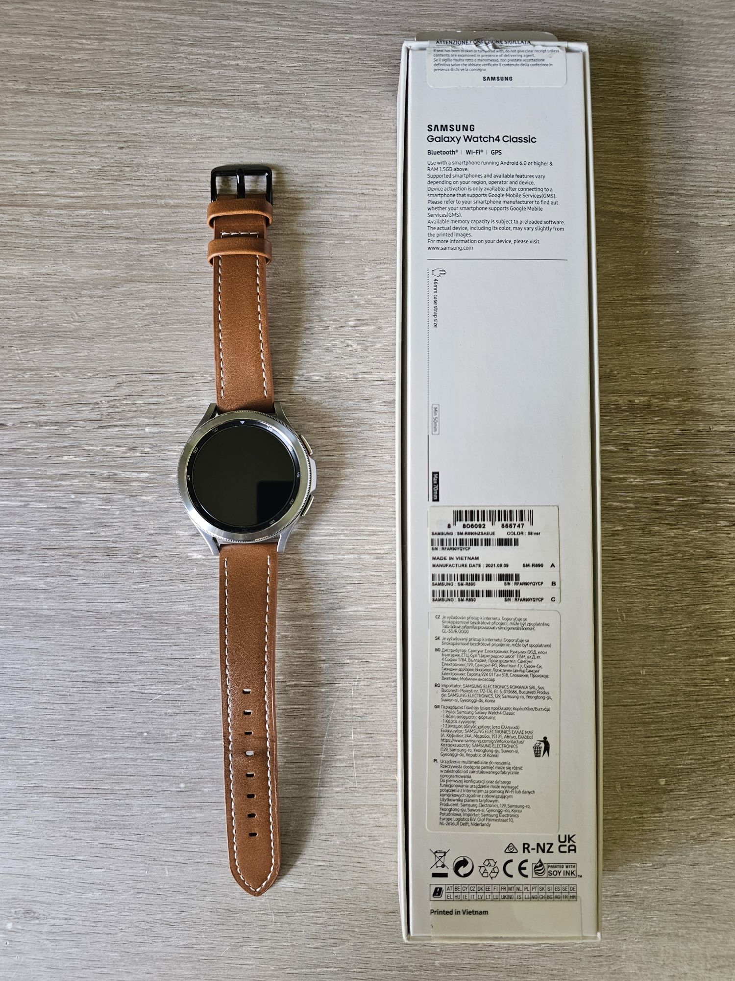 Galaxy Watch 4 Classic 46mm (SM-R890) în stare excelentă