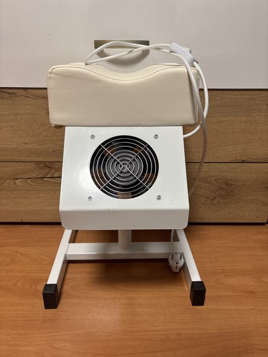 Стойка за педикюр с прахоуловител