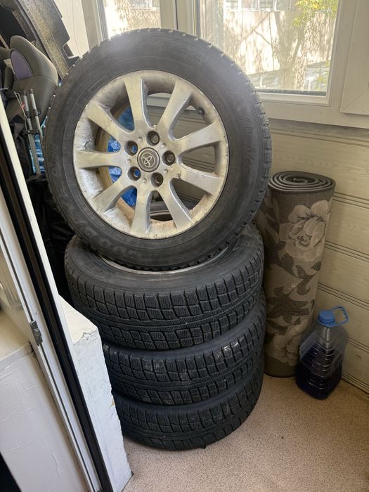 продам диск с резиной 215 на 60. 16R