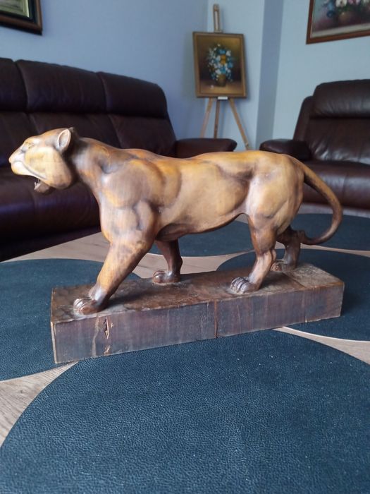 Тигър величие в дърво (44 см)