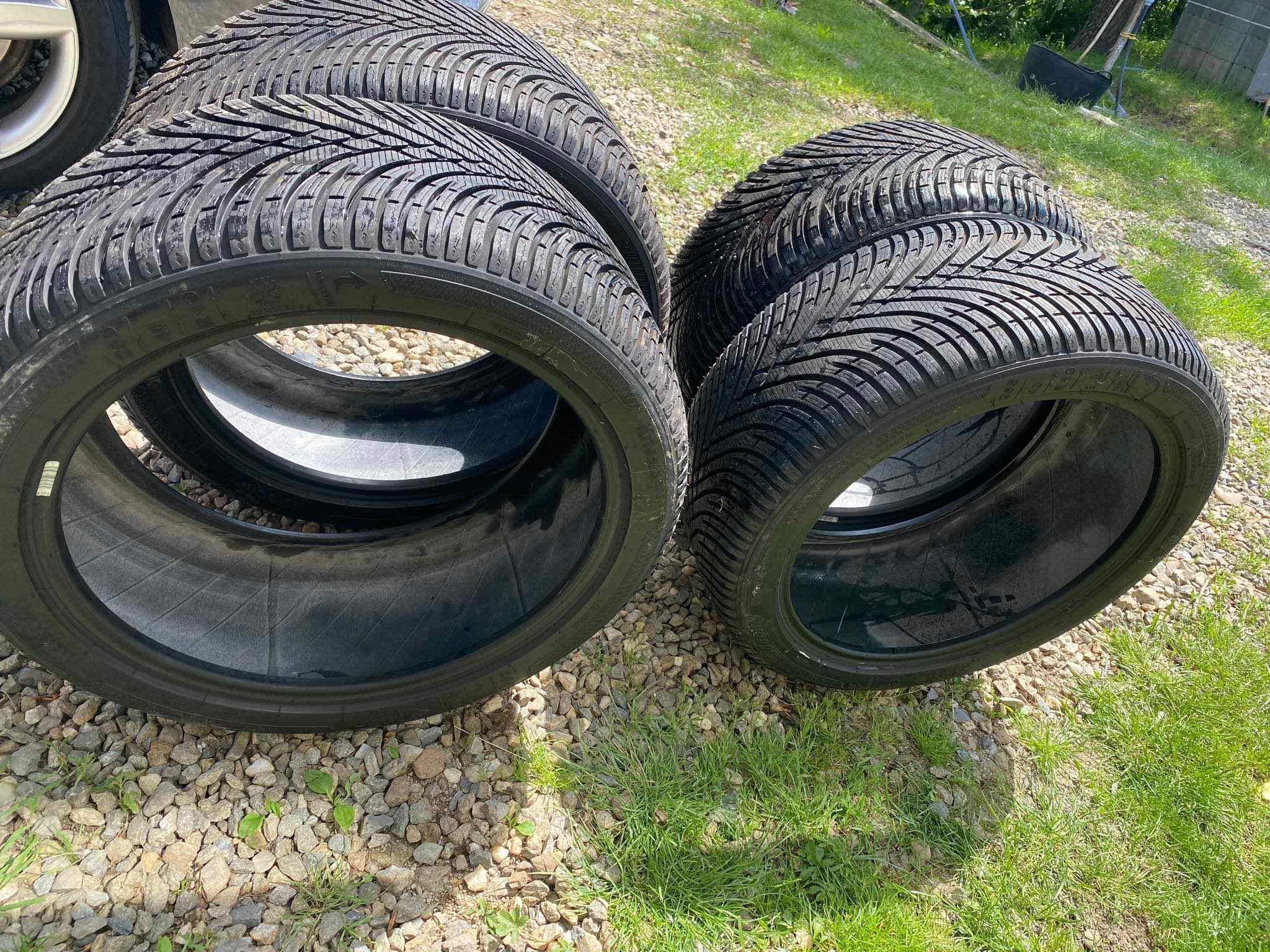 Vând cauciucuri 255/40R19