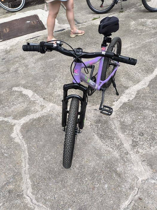 Bicicleta copii aproape noua