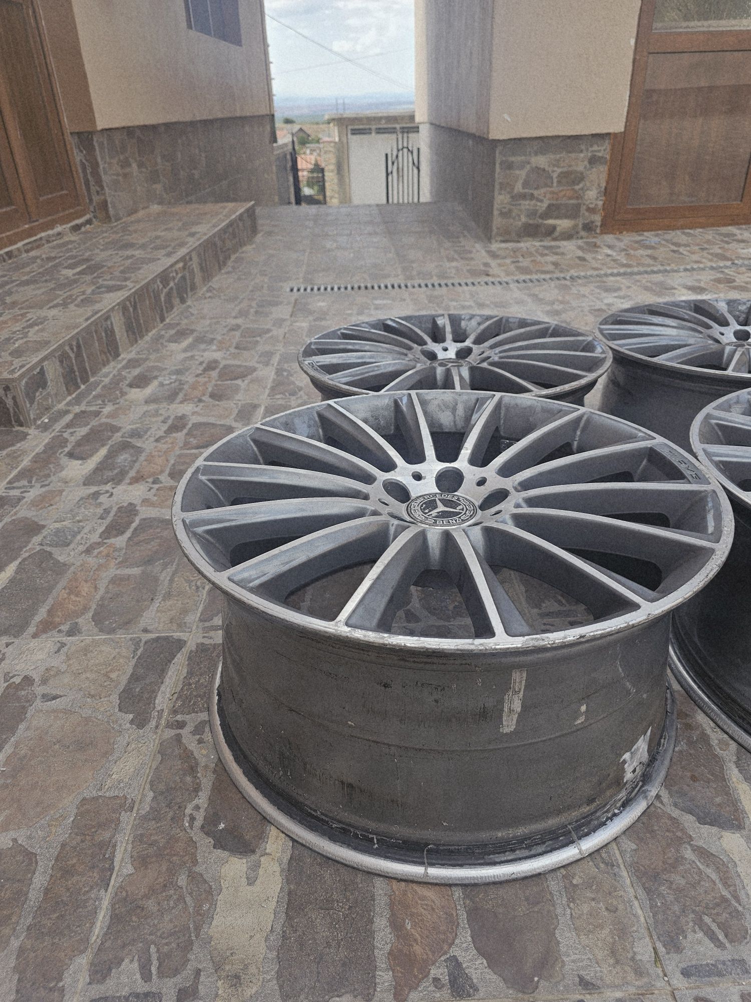 Продавам Мерцедес АМГ джанти R20