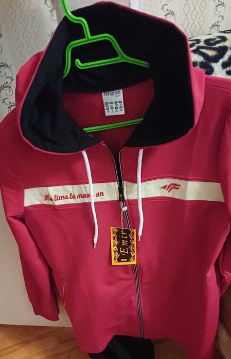 Новый женский спортивный костюм