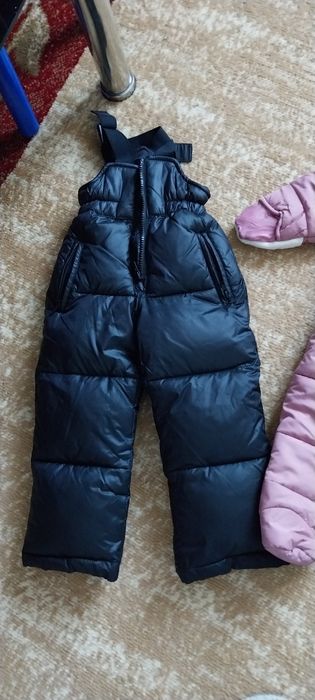Vând 3 combinezoane  copii 150 lei toate 3