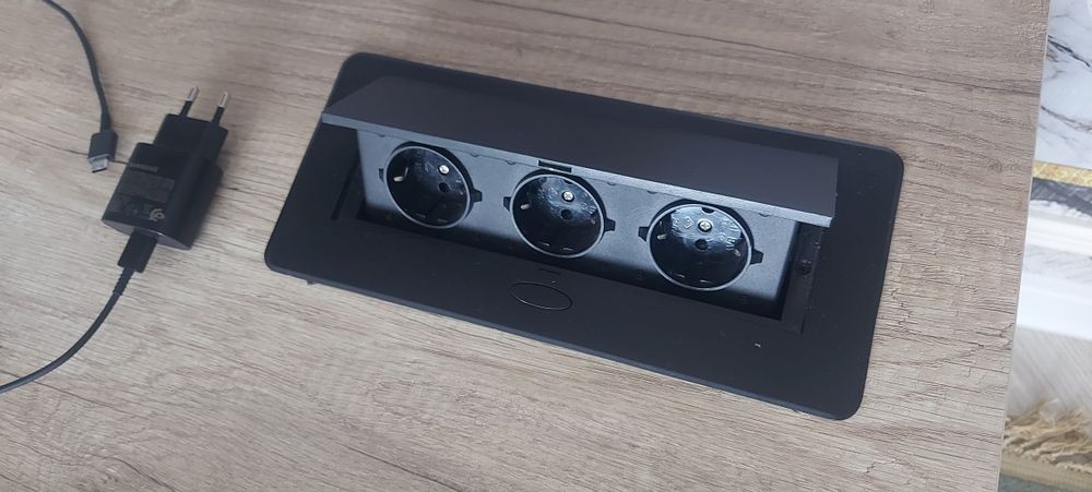 Выдвижная розетка, Встраиваемае розетки