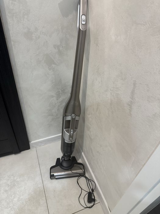 BOSCH безкабелна прахосмукачка неработеща