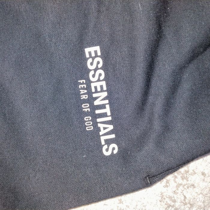 Pantaloni scurți Essentials (L) | Livrare cu verificare
