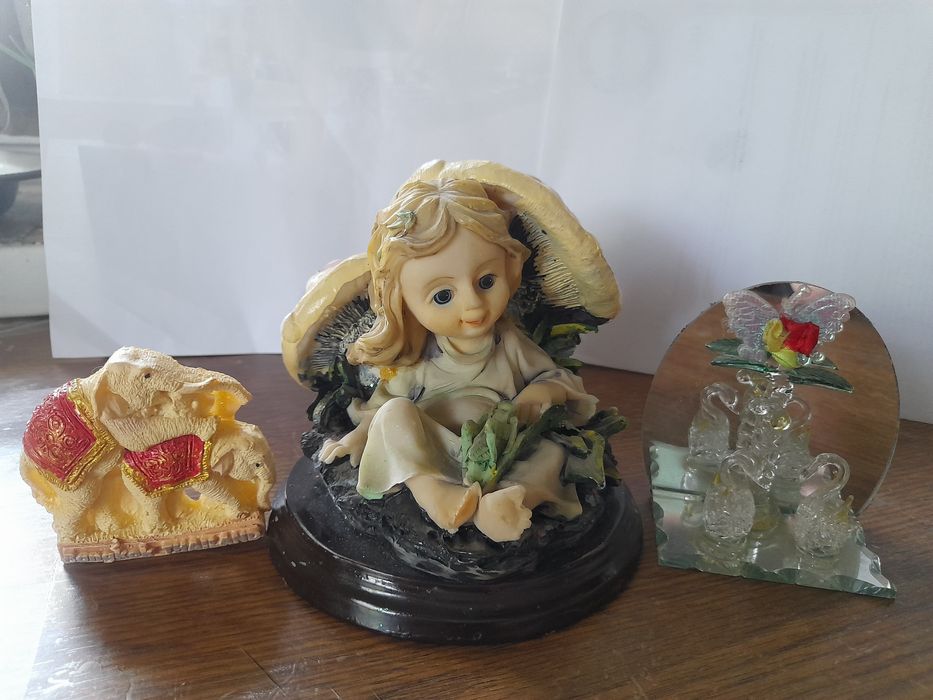 Продам Статуэтки, копилки, подсвечники