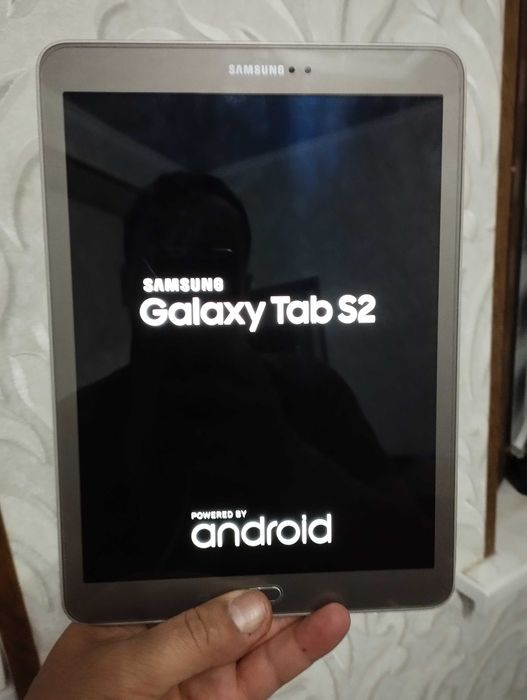 SAMSUNG TAB S2\\ Модел: SM-T815\\9.7 dyum\\4GB\\32GB\\SIMKARTA