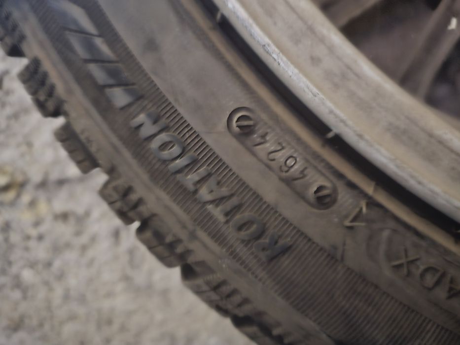 Зимни гуми с джанти  волво 17