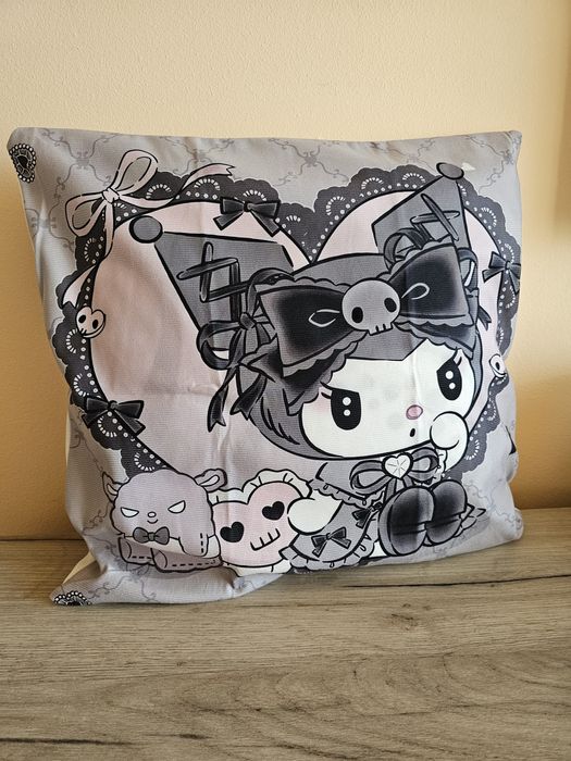 Perna Sanrio Kuromi 40x40 noua
