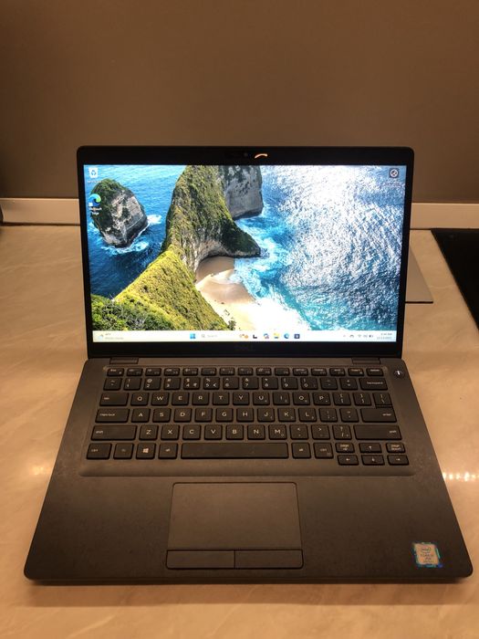 Laptop DELL 5401 i7 985H 2.6 GHz. 16GB RAM 256 GB SSD Display 14’