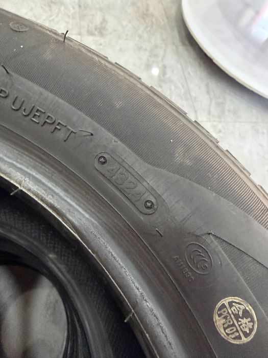 шины трианжэл 215/55/16 потчти новые