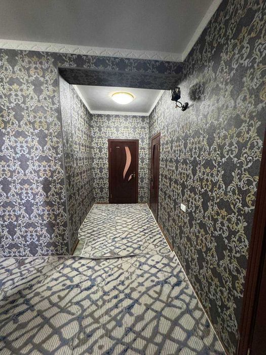 Sogdiana Femiliy park ro'parasida 3 xonali uy sotiladi