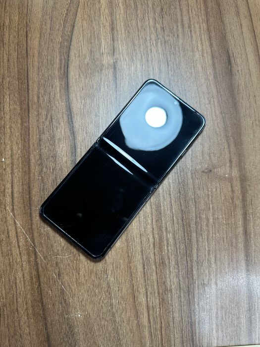 Samsung z flip 5 256GB impecabil