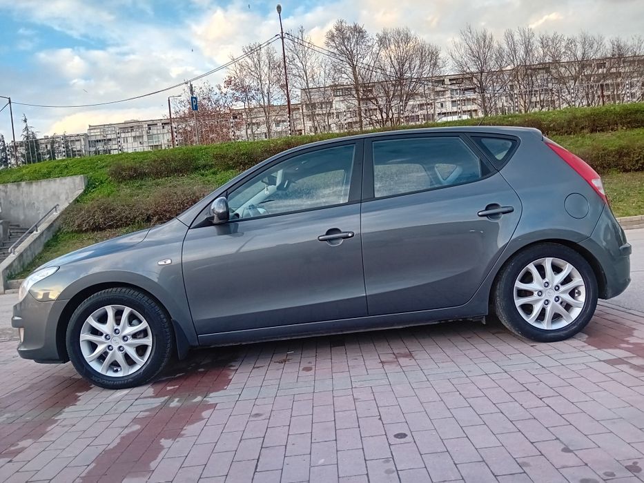 Hyundai i30 1.6i EXCLUSIVE PACK!!