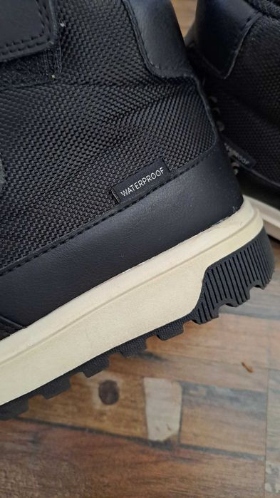 Непромокаеми високи кецове/ боти H&M