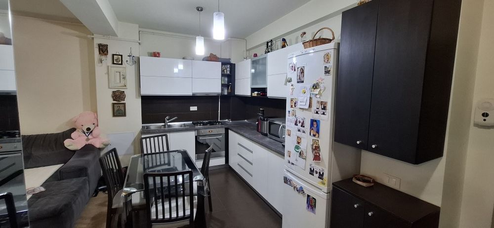 Vand Apartament 2 camere mobilat-utilat  pozitie excelenta