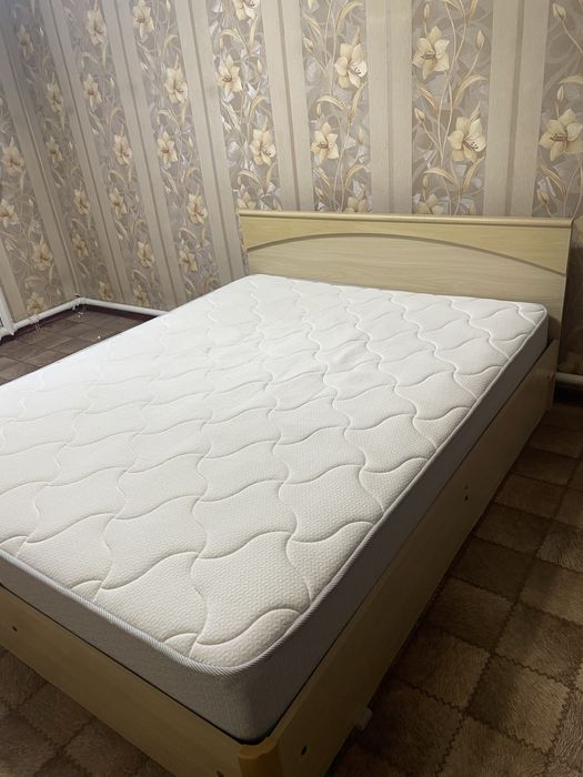 Продам двухспальную кровать