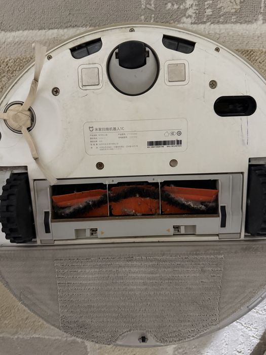 Робот-пылесос моющий