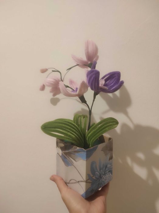 Ornament floral lucrat manual,orhidee