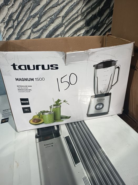 Vând blender taurus