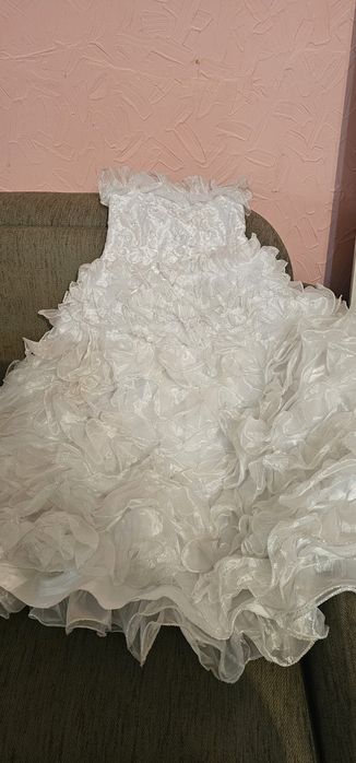 Продам платья детские