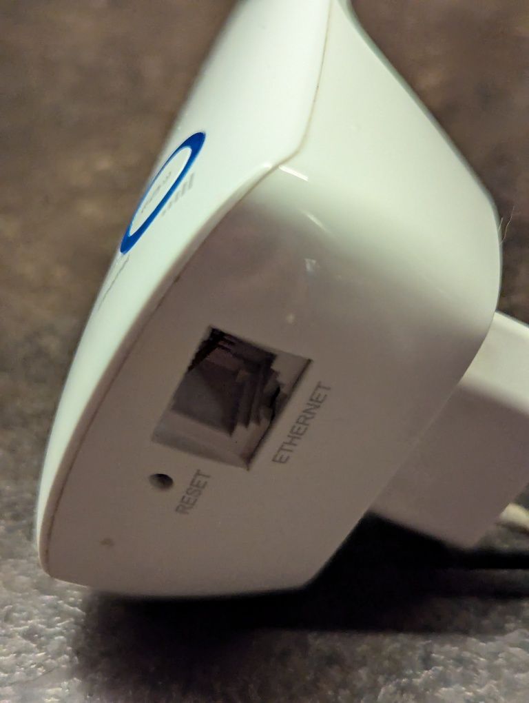 Продам усилитель (повторитель) вайфай (WiFi)