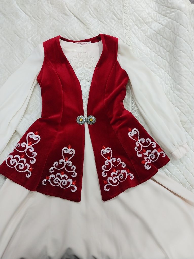 Продам платье и жилетку Казахское Нарядное