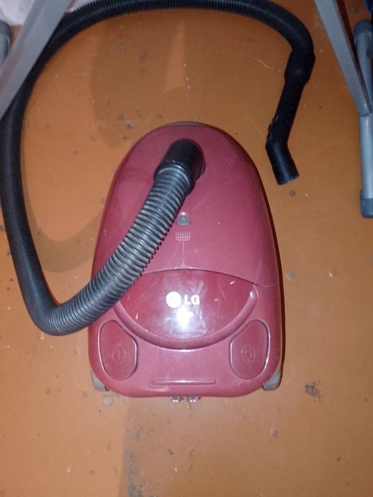 Продам пылесос.Отлично работает.