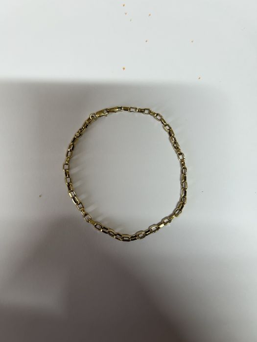 Lantic și brățară