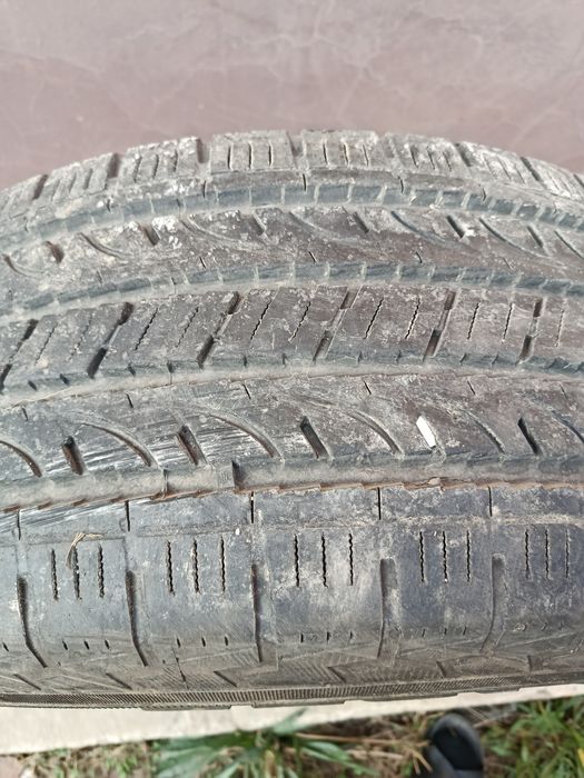 Продам одну б/у шину 285/60/18.
