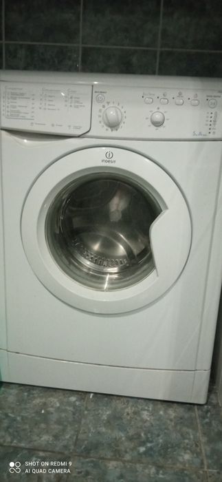 Продам стиральная машину Indesit