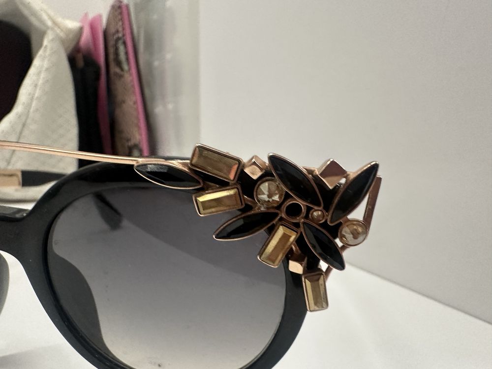 Оригинални Jimmy Choo очила с оригиналната опаковка за съхранение