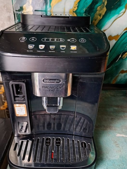 Aparat de cafea DeLonghi magnifica evo