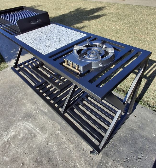 Ansamblu gratar cu arzator pe gaz