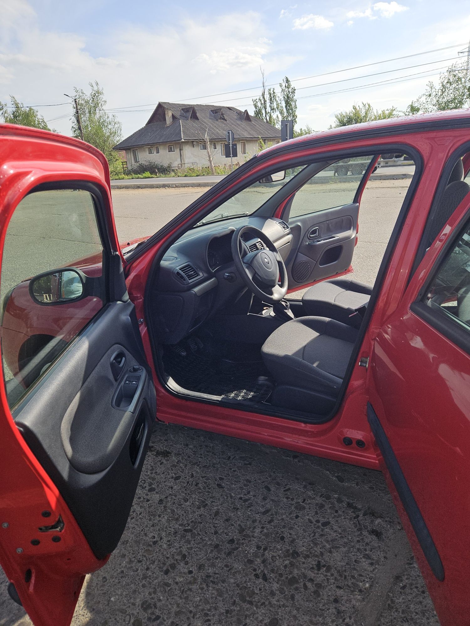 Vând Renault Clio