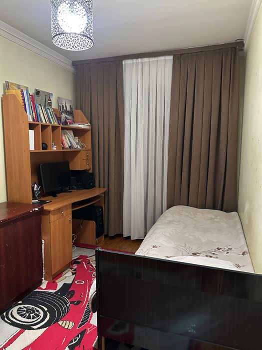 Продам свою 4-комнатую квартиру на м. Новза (4/4/5)