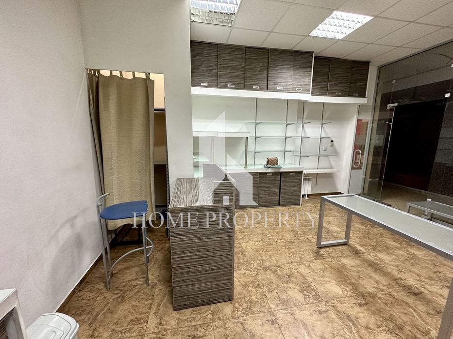 Дава се под наем Офис в София, Младост 1А - 50 кв.м за 204 € - Снимка #1