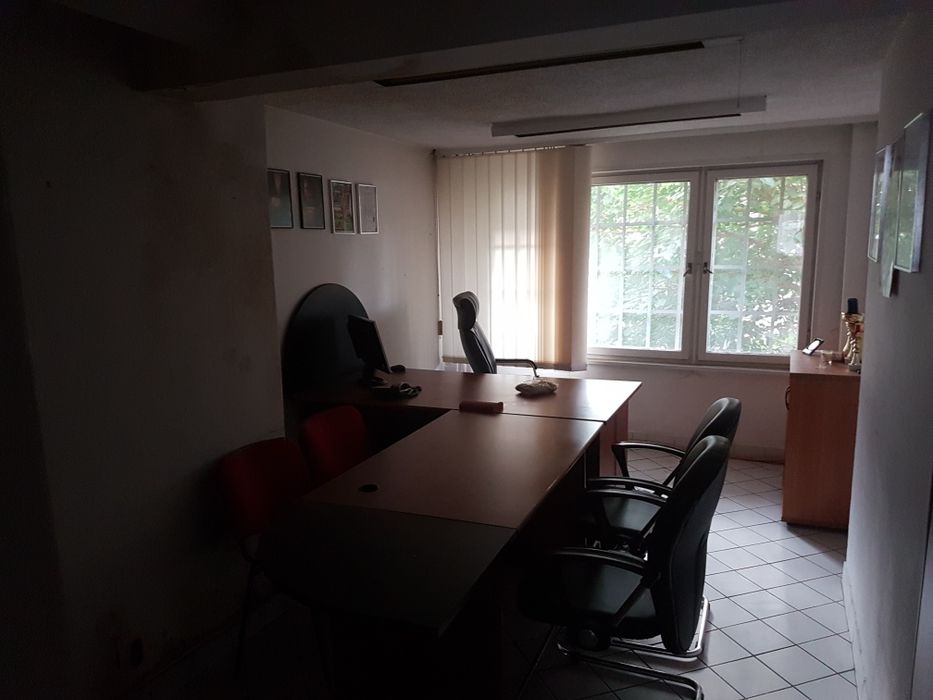 Бюра и офис столове